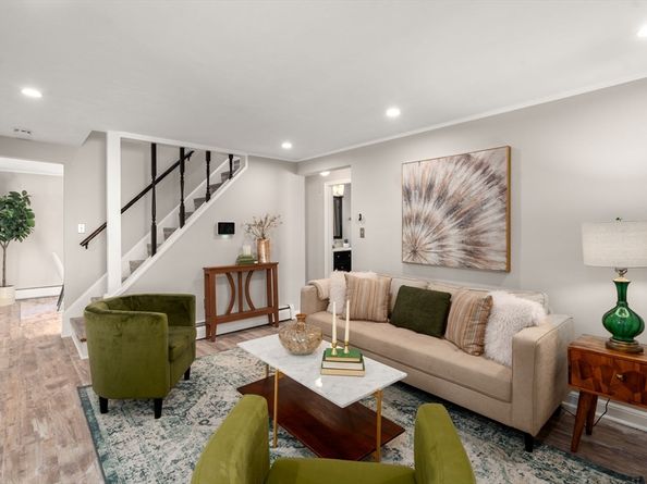 607 Poplar Street, Boston MA 02131