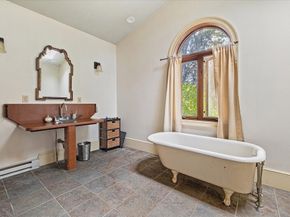 250 Shrewsbury St, Holden MA 01520