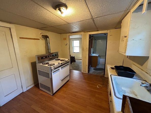 187 Main St, Blackstone MA 01504