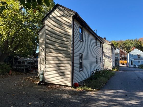 187 Main St, Blackstone MA 01504