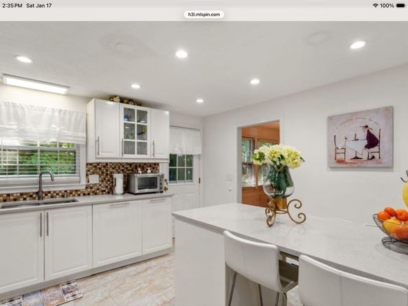 96 Washburn Avenue, Wellesley MA 02481