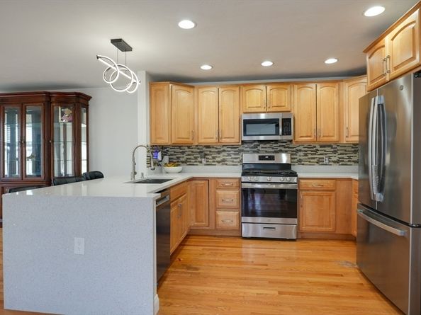 18 Lincoln Ave 18, Millbury MA 01527