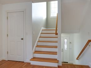 18 Lincoln Ave 18, Millbury MA 01527