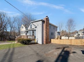 76 Main St, Blackstone MA 01504