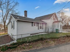 229 Sterling St, Clinton MA 01510