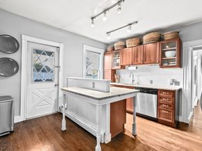 14-16 Cottage Pl 14, Newton MA 02465