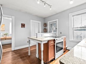 14-16 Cottage Pl 14, Newton MA 02465