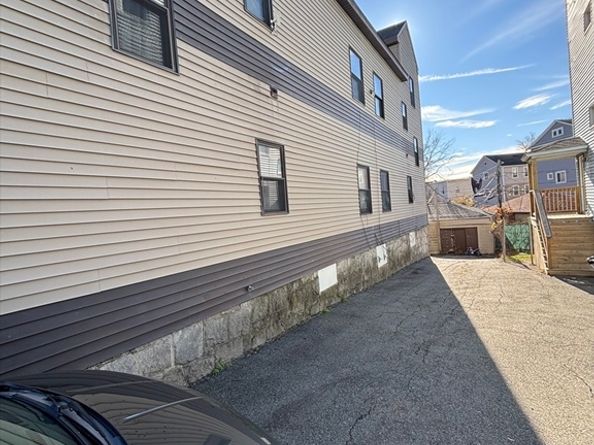 58 Granite St, Worcester MA 01604