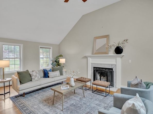 9 Kayla Dr, Westford MA 01886