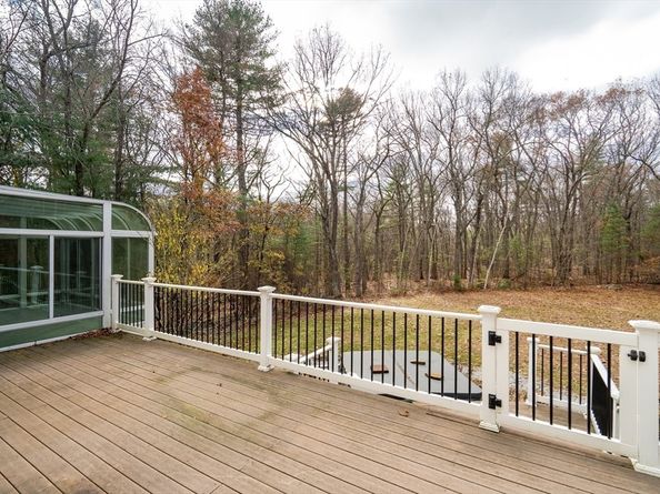 9 Kayla Dr, Westford MA 01886