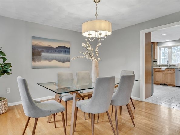 9 Kayla Dr, Westford MA 01886