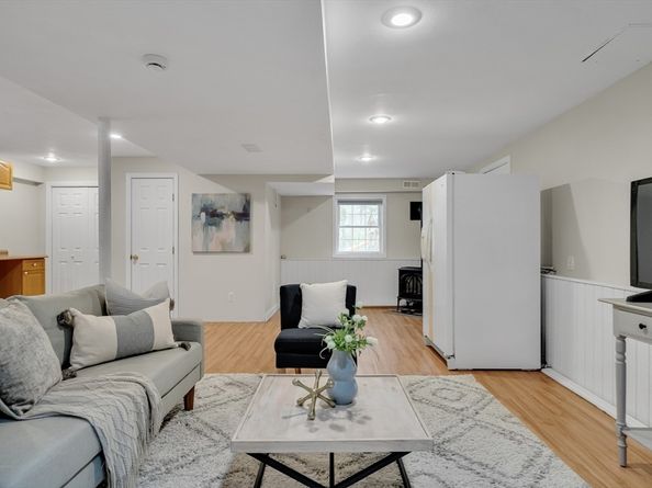 9 Kayla Dr, Westford MA 01886