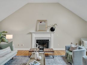 9 Kayla Dr, Westford MA 01886