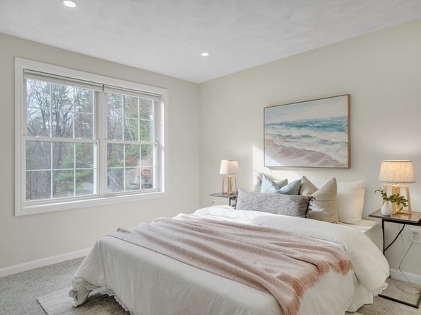 9 Kayla Dr, Westford MA 01886