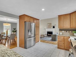 9 Kayla Dr, Westford MA 01886