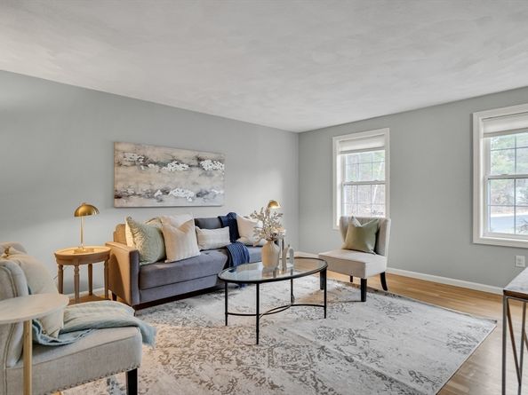 9 Kayla Dr, Westford MA 01886