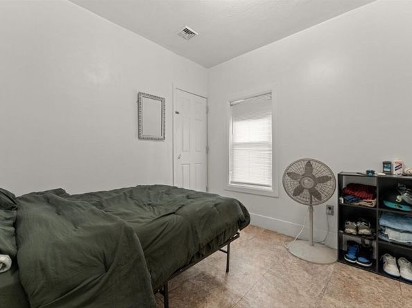 120 Grand St, Worcester MA 01603