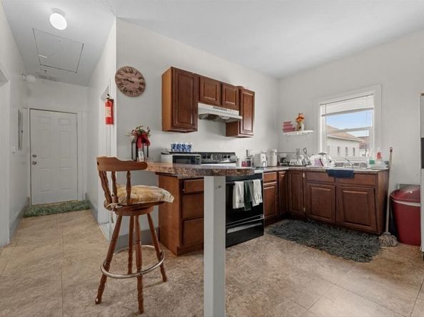 120 Grand St, Worcester MA 01603