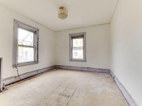 8 Weldon St, Boston MA 02121