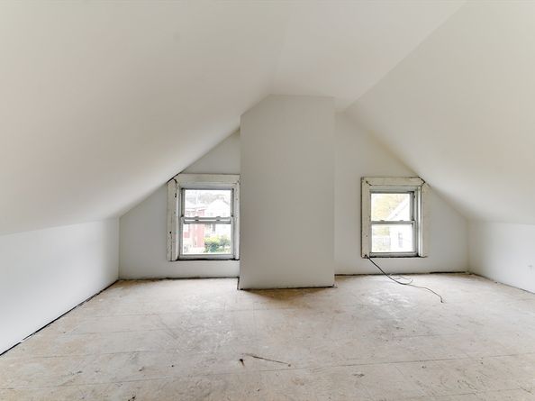 8 Weldon St, Boston MA 02121