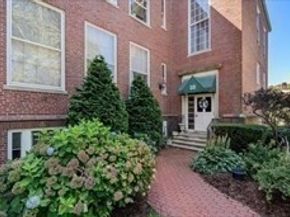 35 Flint 106, Salem MA 01970