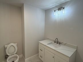 63 North St A, Worcester MA 01605