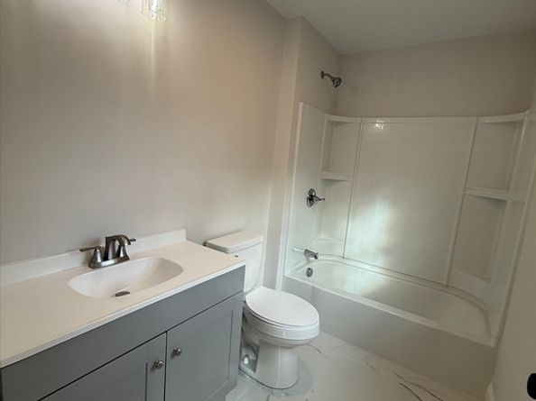 63 North St A, Worcester MA 01605