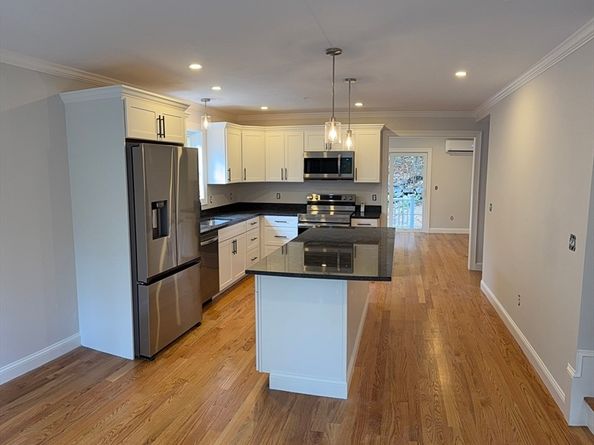 63 North St A, Worcester MA 01605