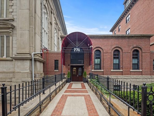771 Harrison Ave 207, Boston MA 02118