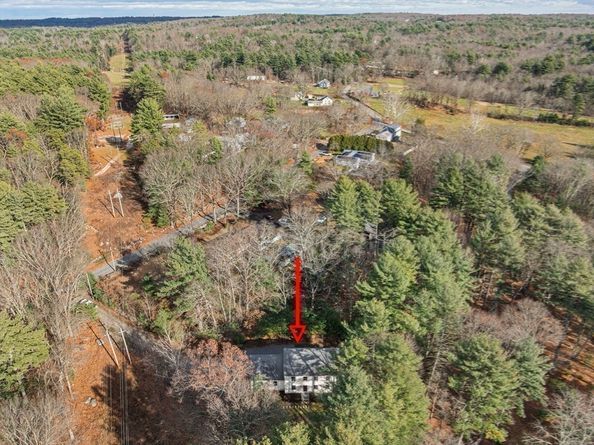 107 Henry St, Uxbridge MA 01569