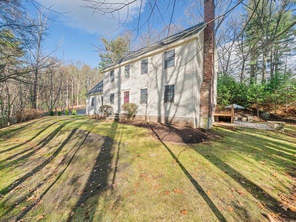 107 Henry St, Uxbridge MA 01569