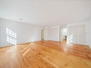 107 Henry St, Uxbridge MA 01569