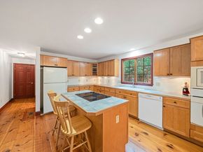 107 Henry St, Uxbridge MA 01569