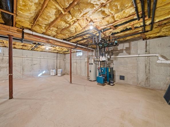 107 Henry St, Uxbridge MA 01569