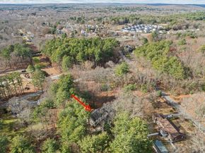 107 Henry St, Uxbridge MA 01569