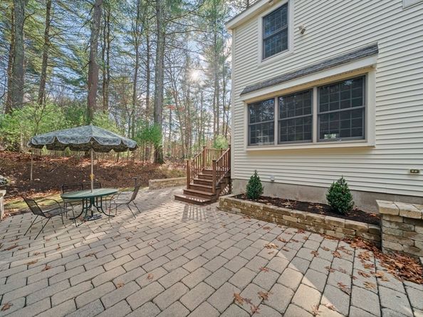 107 Henry St, Uxbridge MA 01569