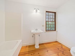 107 Henry St, Uxbridge MA 01569