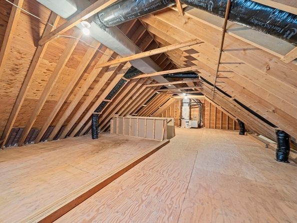 107 Henry St, Uxbridge MA 01569