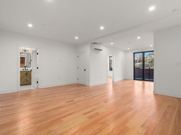 9 Sydney 202, Boston MA 02125