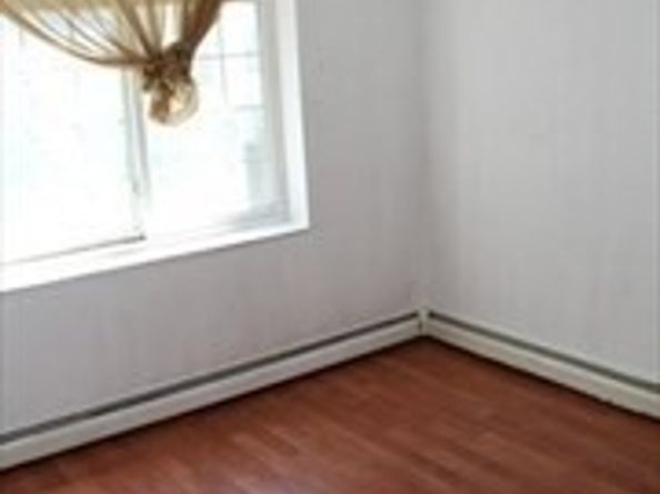 10 Skyline Dr 5, Braintree MA 02184