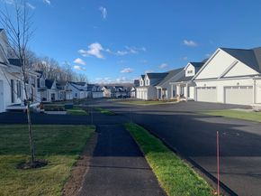 25 Salisbury Hill Blvd. 65, Worcester MA 01609