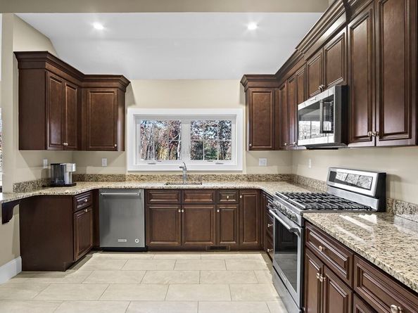 25 Salisbury Hill Blvd. 65, Worcester MA 01609