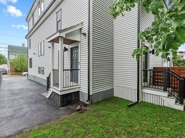 11 Bonner Ave 2, Medford MA 02155