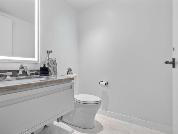 150 Seaport Blvd 14B, Boston MA 02210