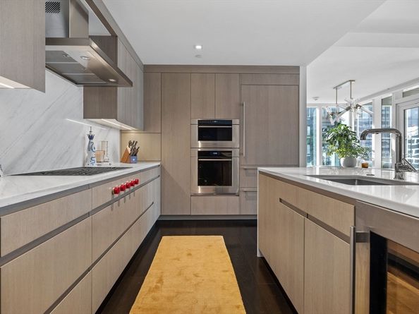 150 Seaport Blvd 14B, Boston MA 02210