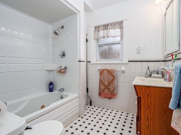 130 Purchase St, Milford MA 01757