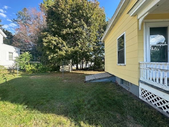 518 North St, Fitchburg MA 01420