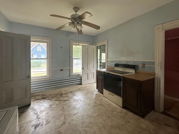 518 North St, Fitchburg MA 01420