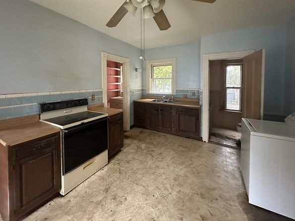 518 North St, Fitchburg MA 01420