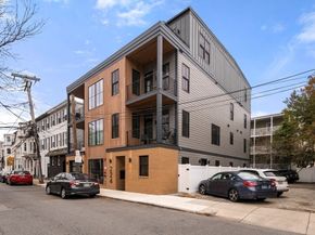 224 W 9th 1, Boston MA 02127